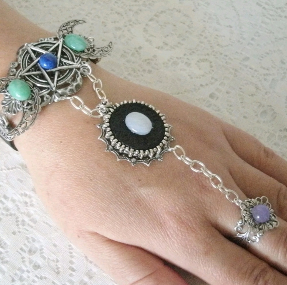 Pentacle Hand Chain Slave Bracelet Witchcraft